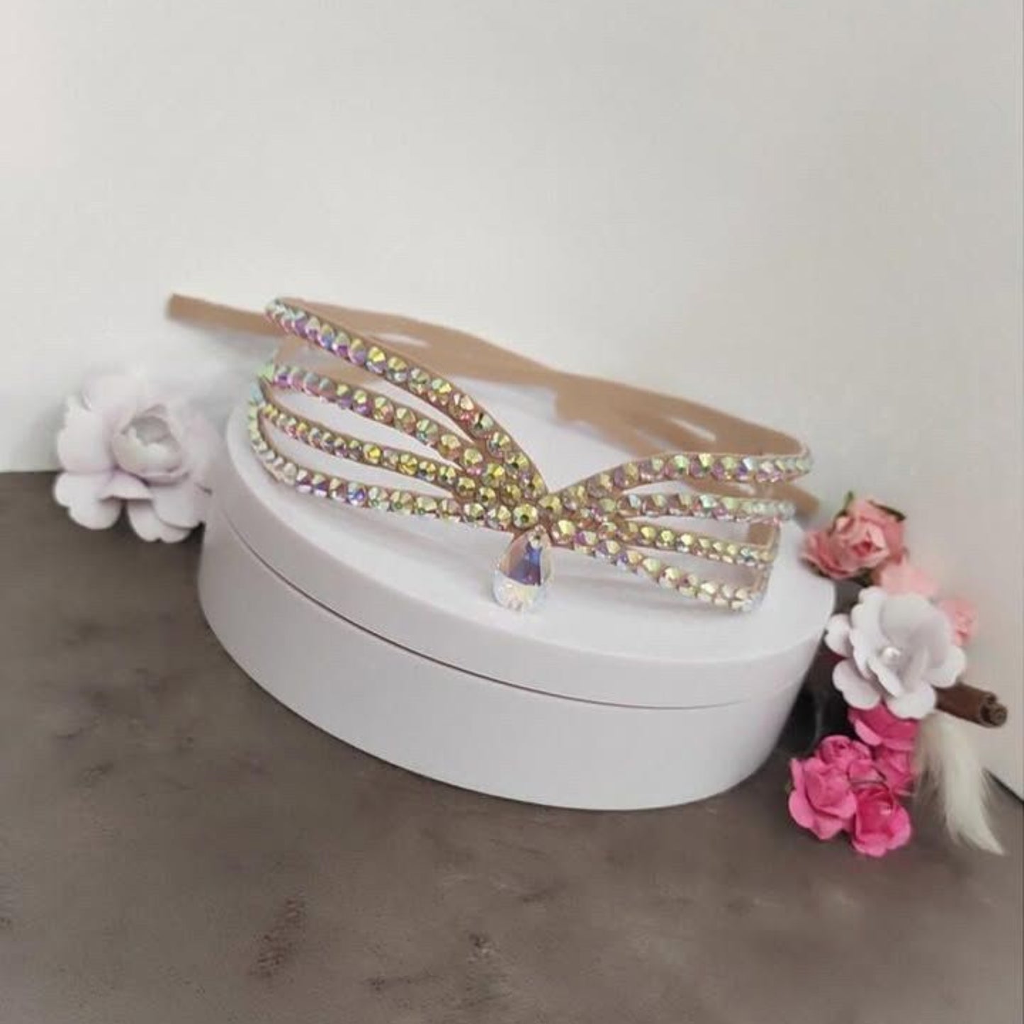 Lustrous Hair Adornment