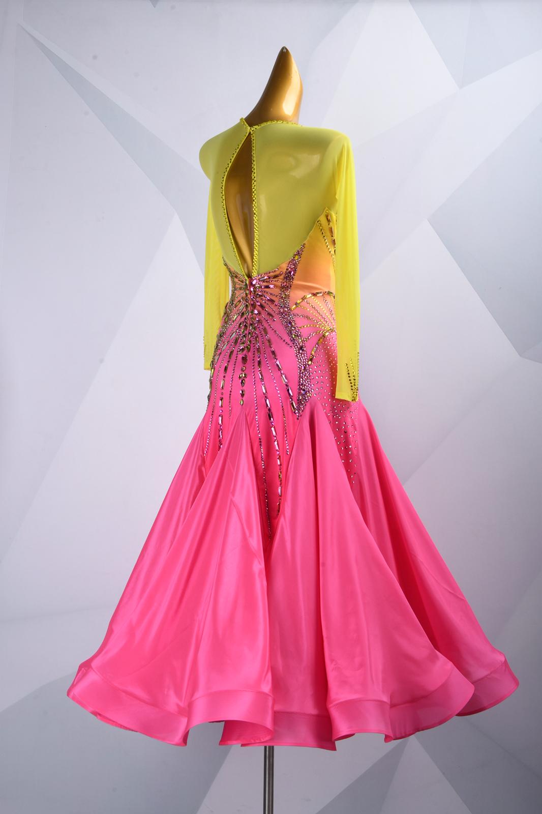 women.s dance apparel