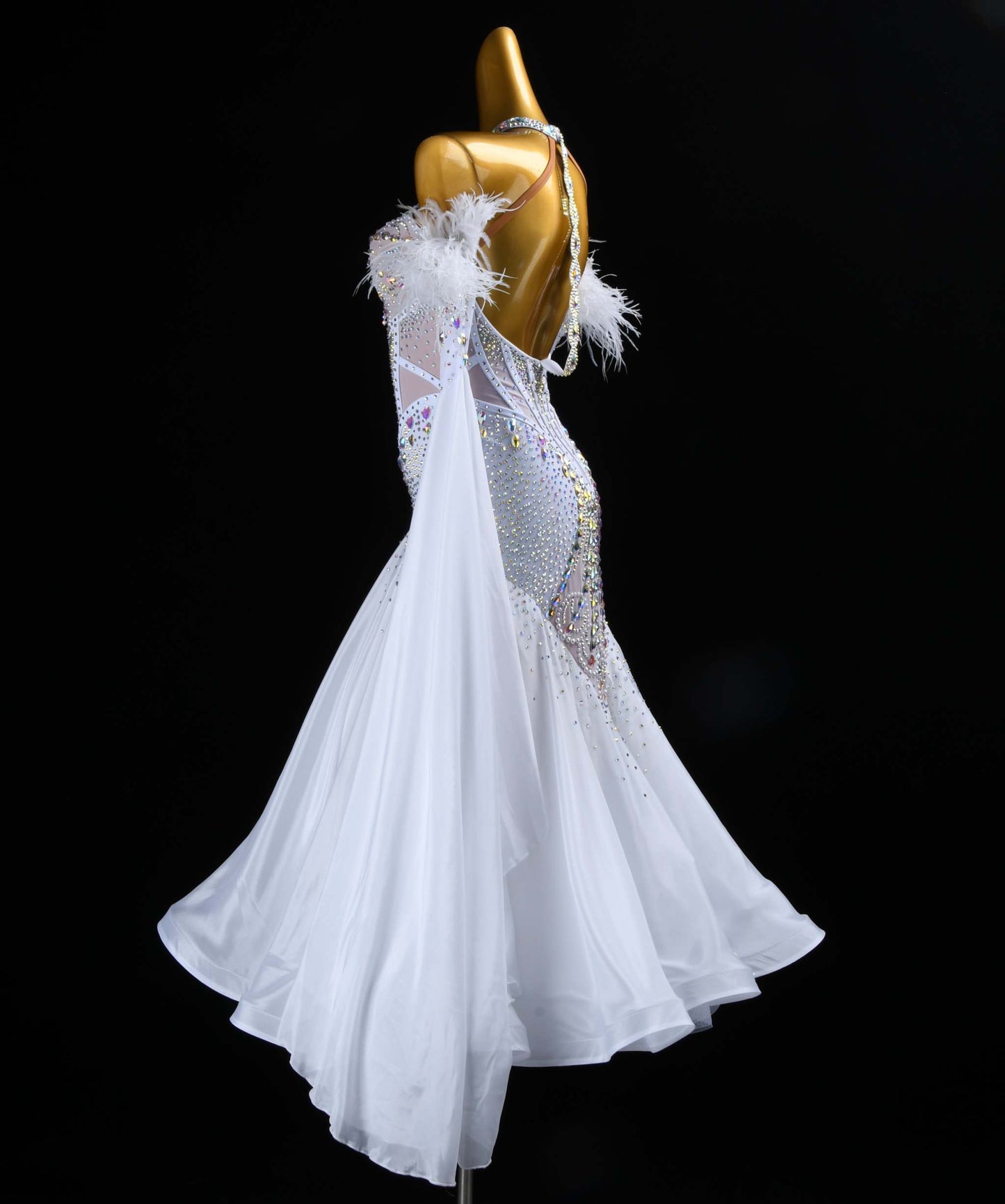 Timeless Ballroom Beauty | 690