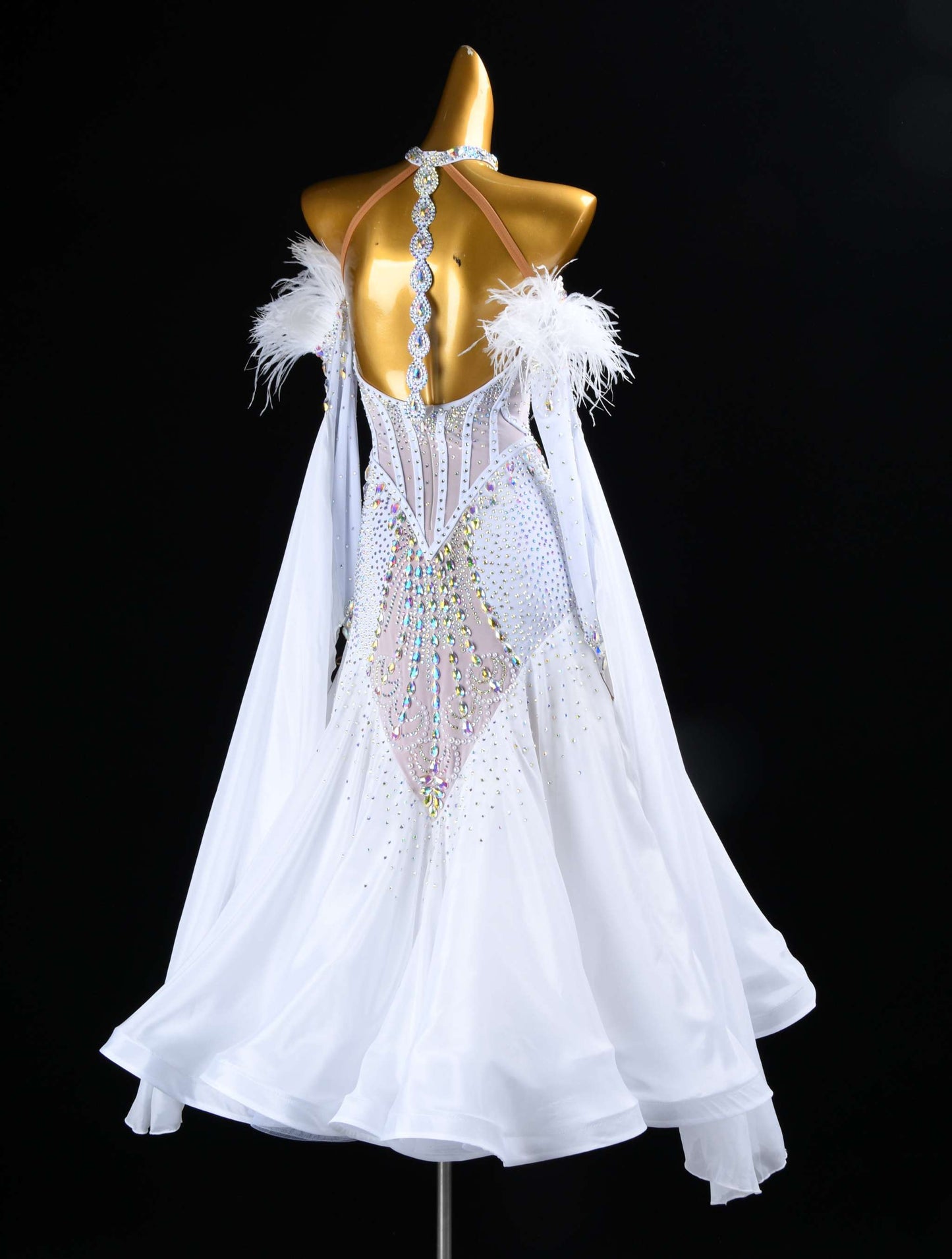 Timeless Ballroom Beauty | 690