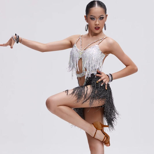 Monochrome Fringe Grace 