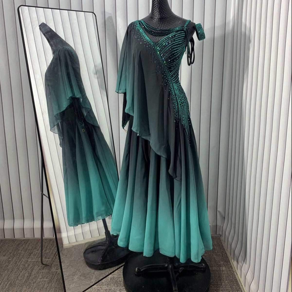 Rhinestone Smooth Dress 