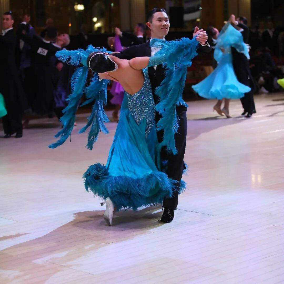 Blue Ballroom Dress with Feathers |DanceDressing Blue Ballroom Dress with Feathers |DanceDressing