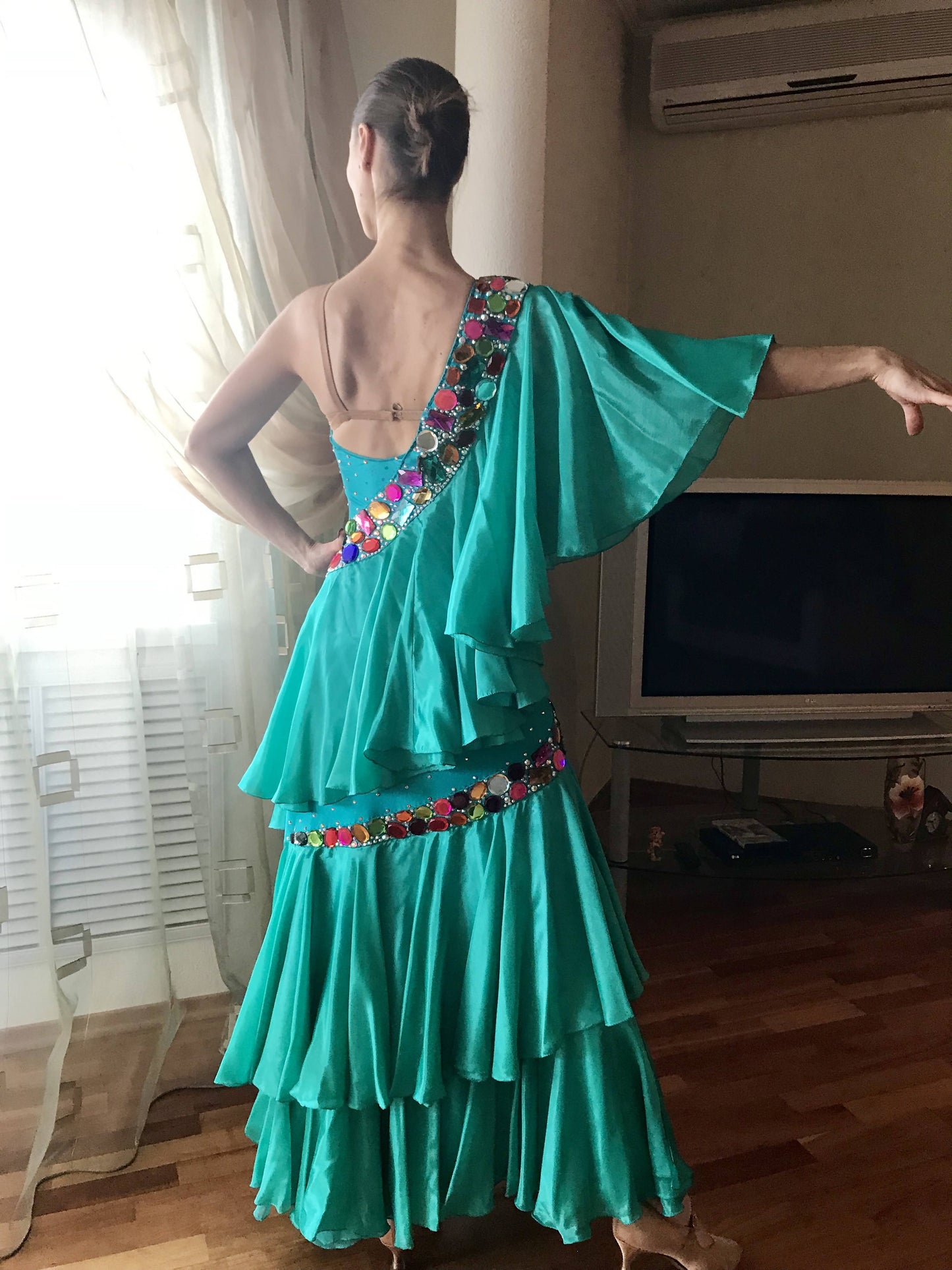 Emerald Dress with Oversize Colorful Stones - DDressing